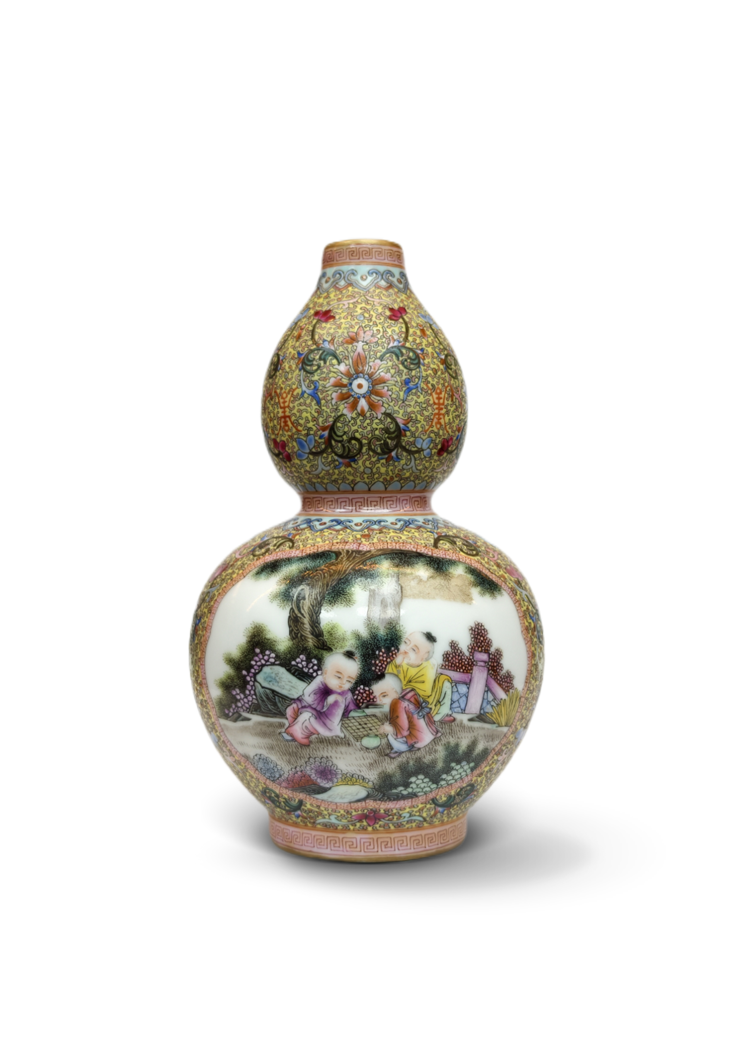 清乾隆粉彩描金纏枝花卉開光嬰戲紋葫蘆瓶_联邦国际(香港)拍卖有限公司