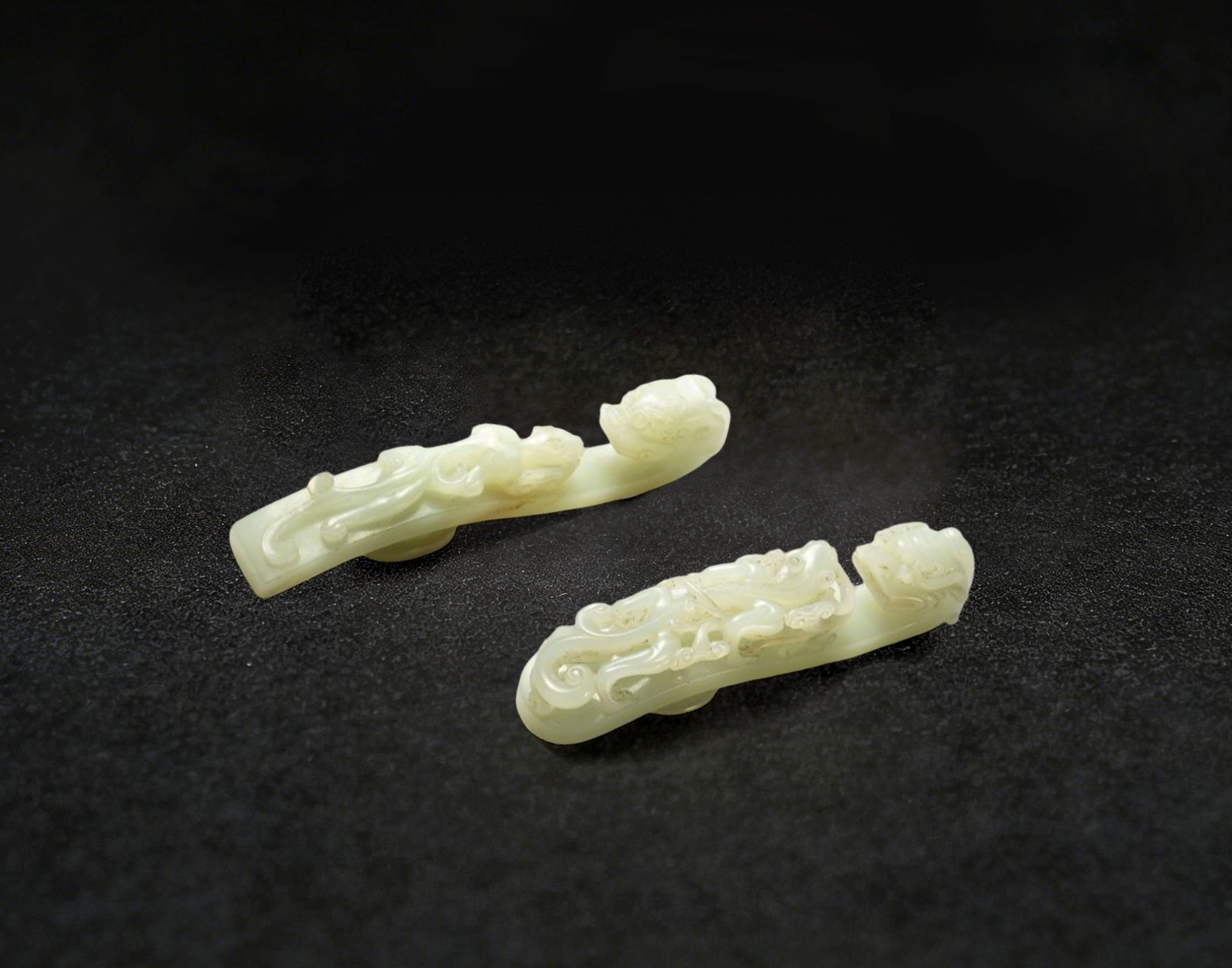 清 青白玉蒼龍教子龍首帶鉤