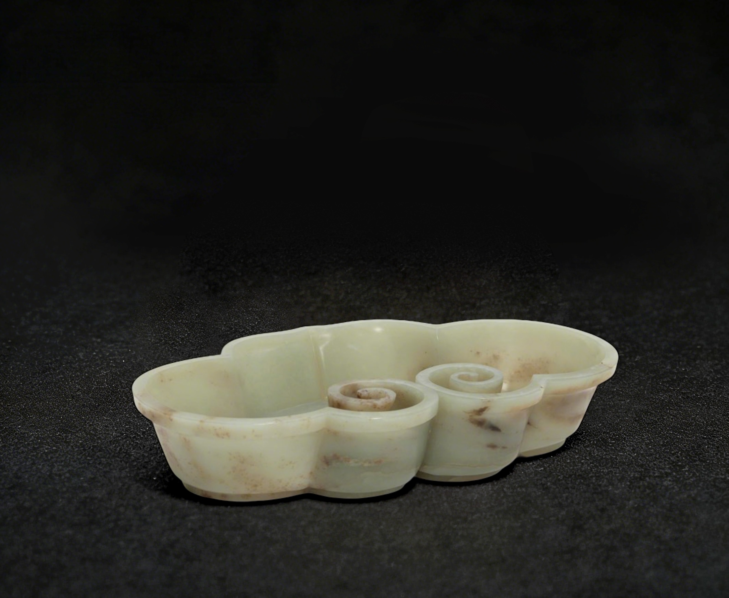 清中期 青白玉雕如意形雙聯洗